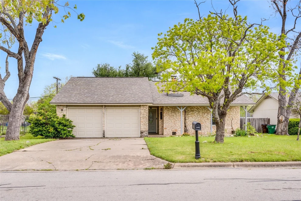 Unit for sale at 302 Garden CT, Round Rock, TX 78664