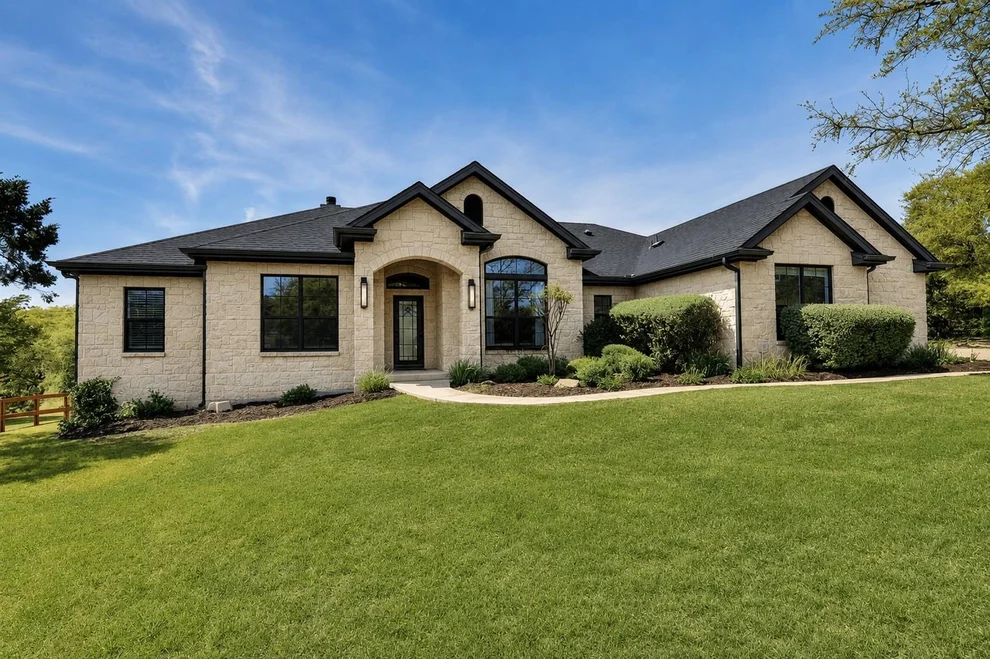Unit for sale at 300 High Plains DR, Dripping Springs, TX 78620