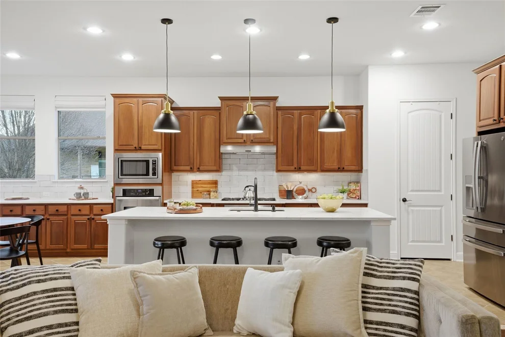 Unit for sale at 105 Edinburgh Isle CT, Lakeway, TX 78738