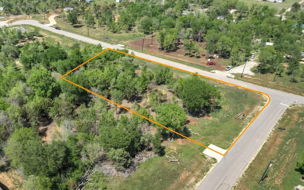 Unit for sale at 112 Empire ST, Elgin, TX 78621