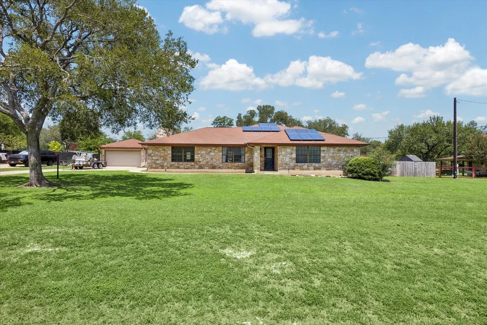 Unit for sale at 208 Maple DR, Mountain City, TX 78610