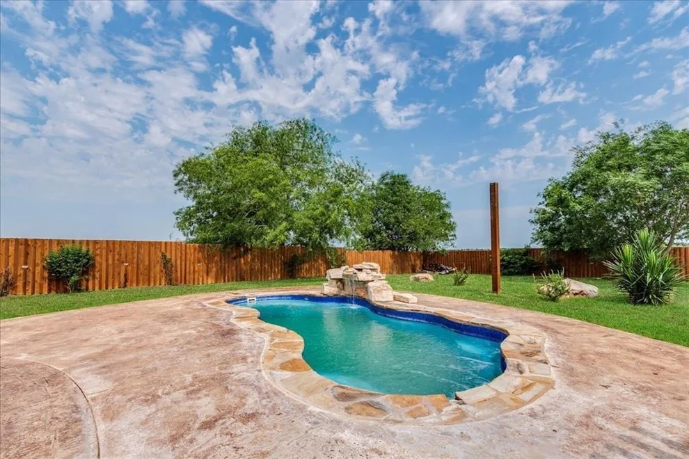 Unit for sale at 8330 Boenig RD, Seguin, TX 78155