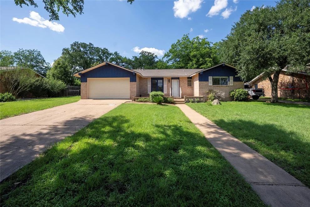 Unit for sale at 807 Country Club RD, Georgetown, TX 78628