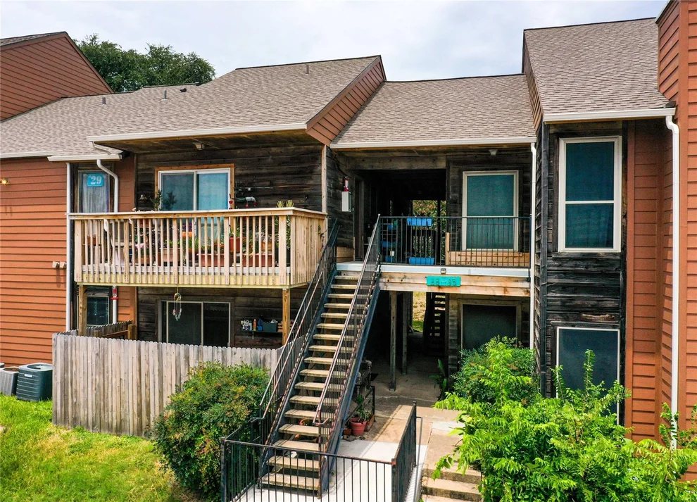 Unit for sale at 6903 Deatonhill DR, Austin, TX 78745