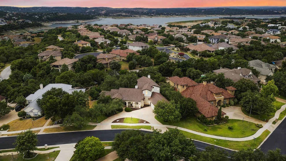 Unit for sale at 4401 Lakeway BLVD, Austin, TX 78734