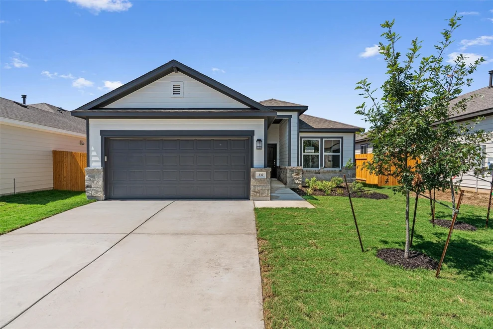 Unit for sale at 237 Ironshoe TRL, Liberty Hill, TX 78642