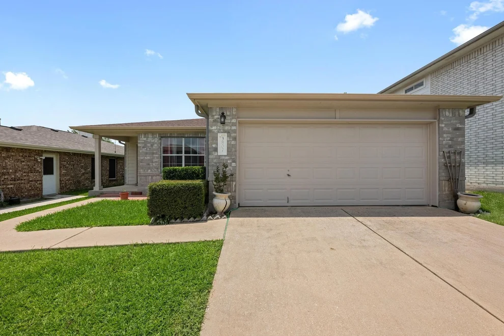 Unit for sale at 3807 Haleys WAY, Round Rock, TX 78665