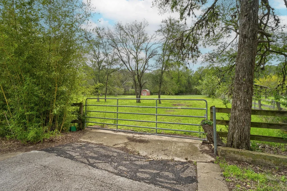 Unit for sale at 7 Pillow RD, Sunset Valley, TX 78745