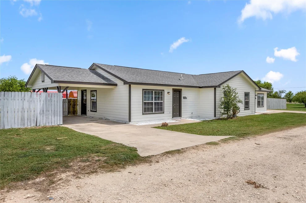 Unit for sale at 108 GM LN, San Marcos, TX 78666