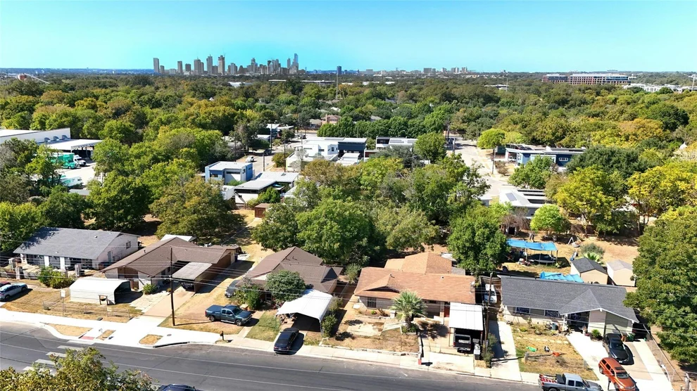 Unit for sale at 1040 Gardner RD, Austin, TX 78721