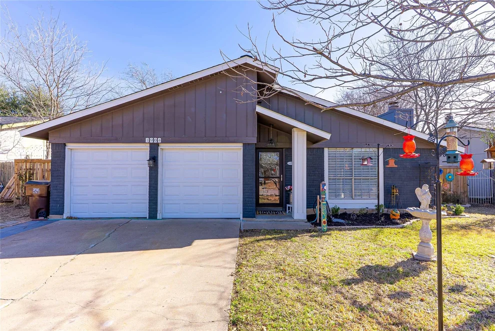 Unit for sale at 1904 Cameo DR, Round Rock, TX 78664