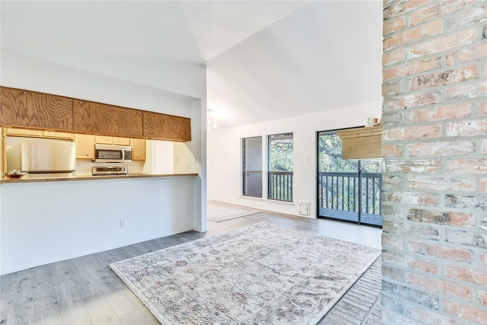 Unit for sale at 3839 Dry Creek DR, Austin, TX 78731