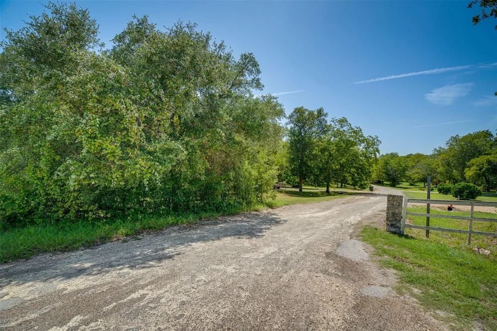 Unit for sale at 105 Shoreside DR, Bastrop, TX 78602