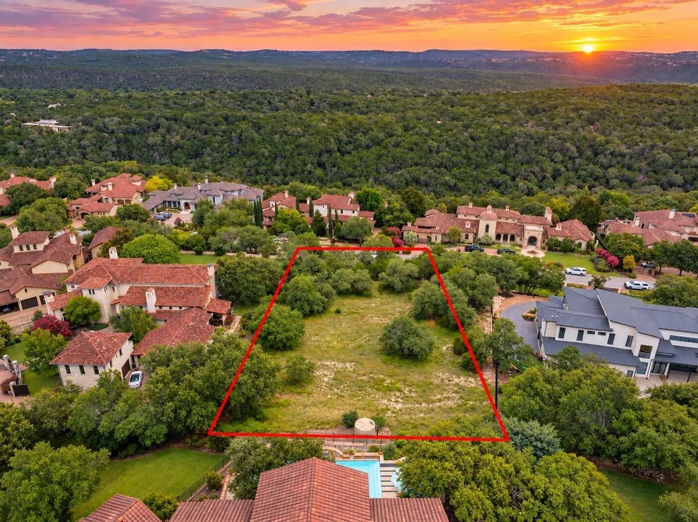 Unit for sale at 9100 Camelback DR, Austin, TX 78733