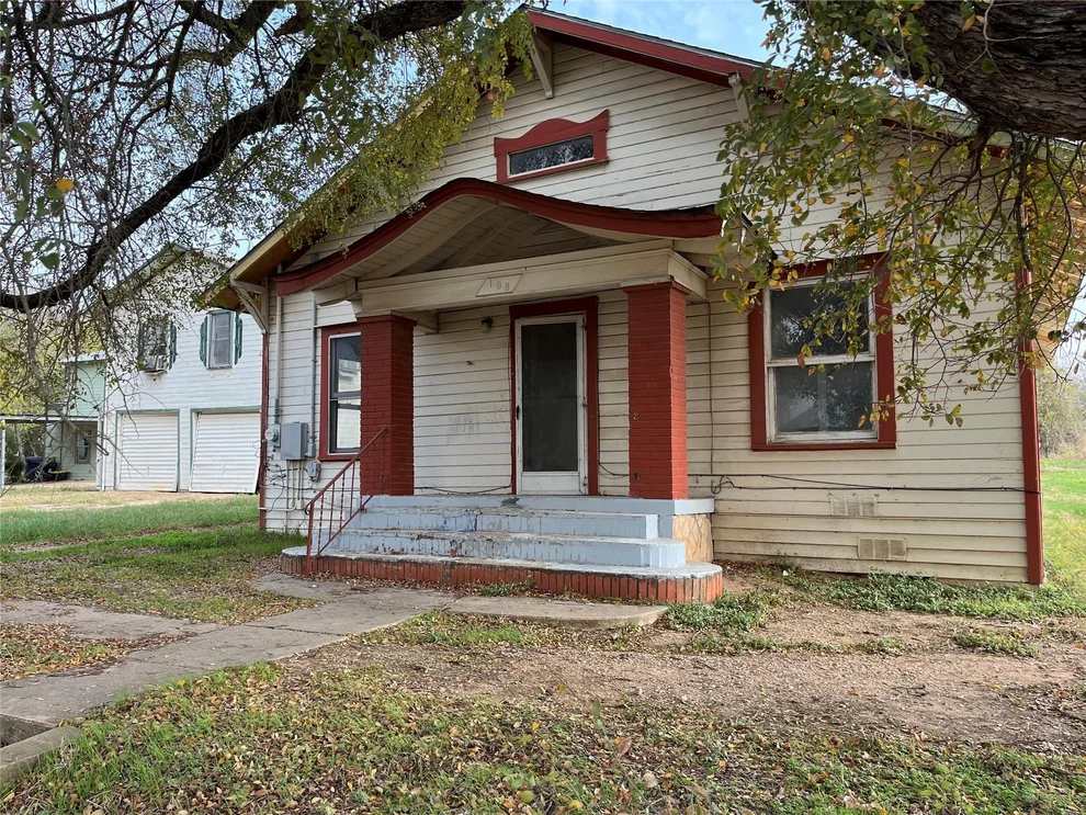 Unit for sale at 106 N Pear ST, Rockdale, TX 76567