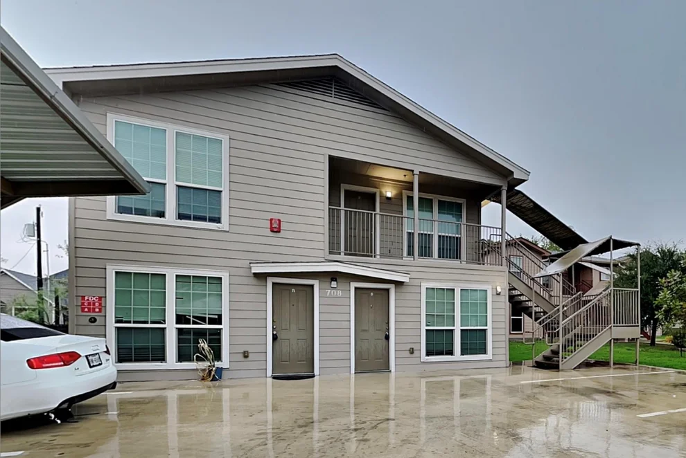 Unit for sale at 708 W 6th ST, Taylor, TX 76574