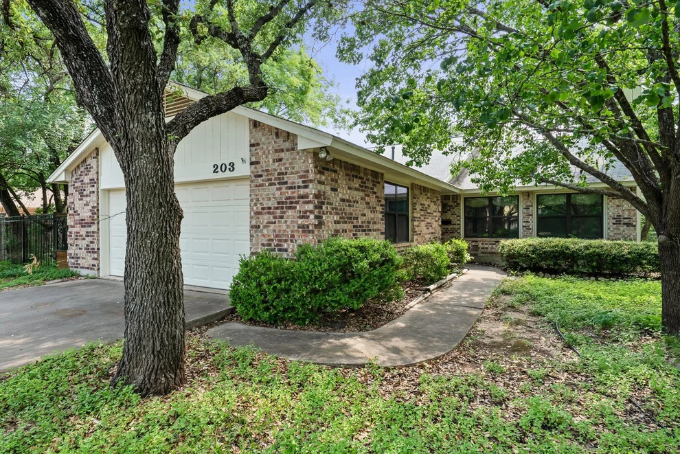 Unit for sale at 203 Settlers DR, Cedar Park, TX 78613