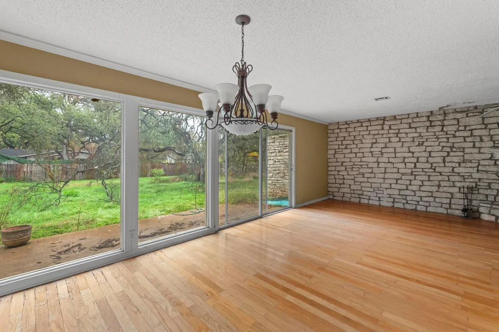 Unit for sale at 113 Westlake DR, West Lake Hills, TX 78746