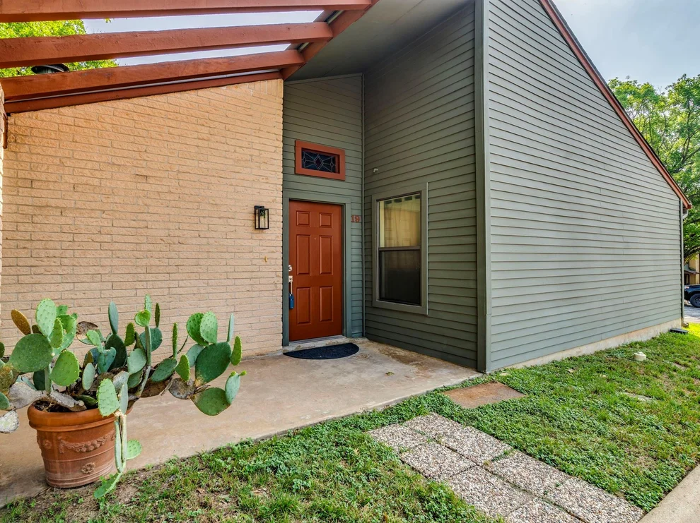 Unit for sale at 3815 Menchaca RD, Austin, TX 78704