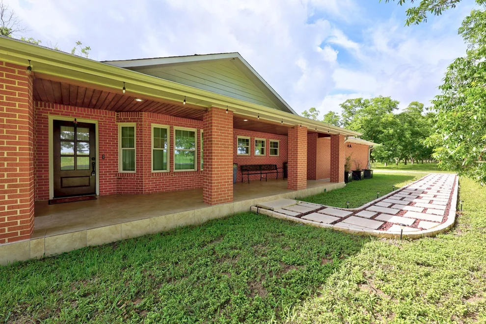 Unit for sale at 3717 Buck LN, Garfield, TX 78617