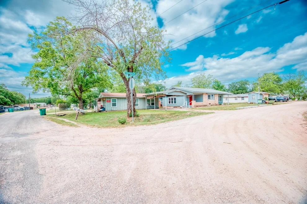 Unit for sale at 1030 Kingsriver DR, Granite Shoals, TX 78654