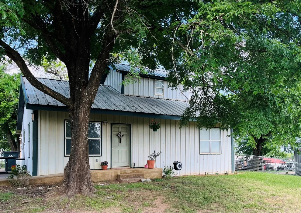 Unit for sale at 211 S 3RD ST, Milano, TX 76556