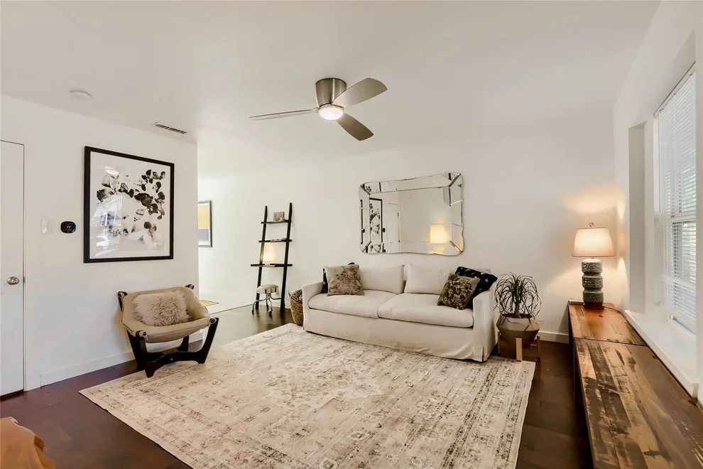Unit for sale at 6211 Manor RD, Austin, TX 78723