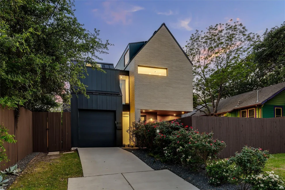 Unit for sale at 811 W James ST, Austin, TX 78704