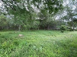 Unit for sale at 204 Crest DR, Spicewood, TX 78669