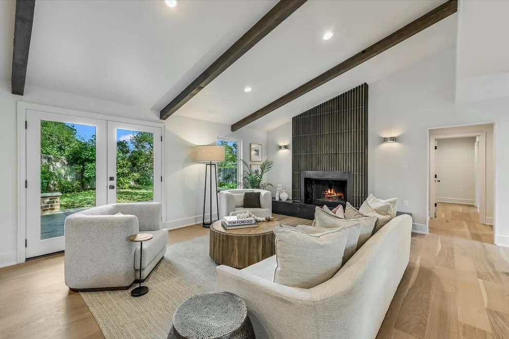 Unit for sale at 201 Westwood TER, West Lake Hills, TX 78746