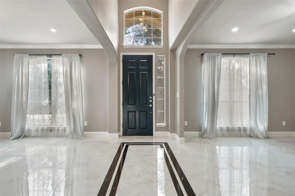 Unit for sale at 7601 Crackling Creek DR, Austin, TX 78736