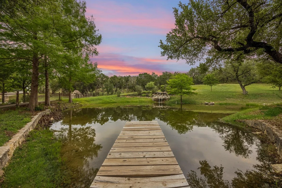 Unit for sale at 13 Carriage House LN, Austin, TX 78737