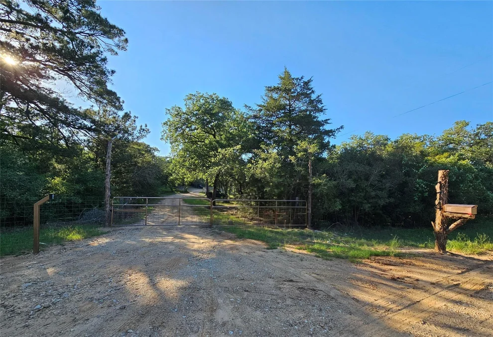 Unit for sale at 114 Fealy RD, Red Rock, TX 78662