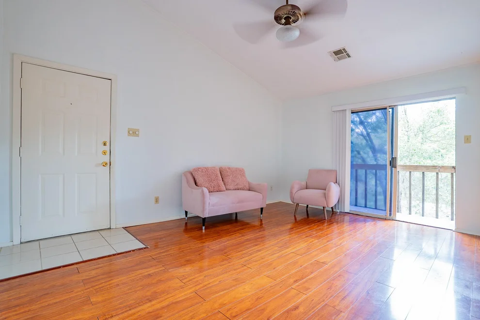 Unit for sale at 6903 Deatonhill DR, Austin, TX 78745