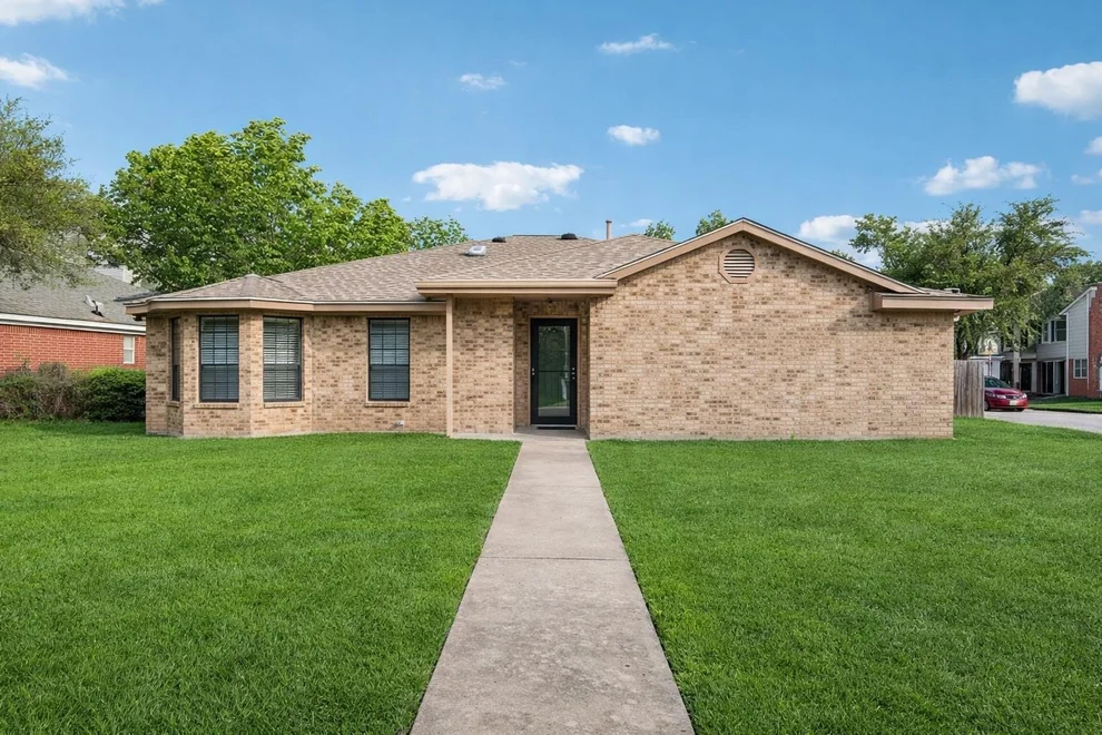 Unit for sale at 1800 Cedarlawn ST, Taylor, TX 76574