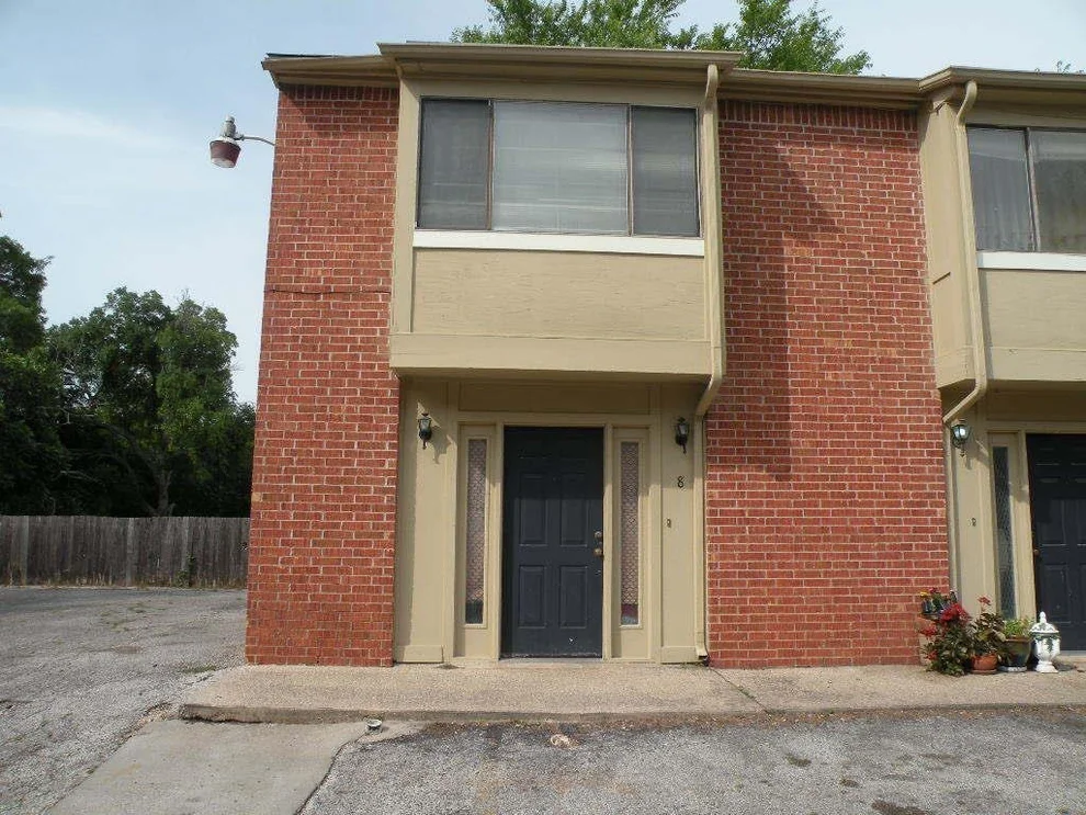 Unit for sale at 1221 W Hopkins ST, San Marcos, TX 78666