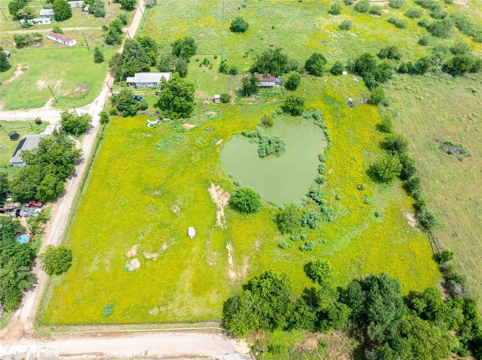 Unit for sale at 802 Smith RD, Rockdale, TX 76567