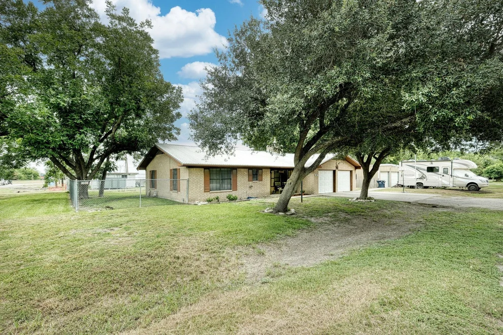 Unit for sale at 340 S Emma, Bartlett, TX 76511