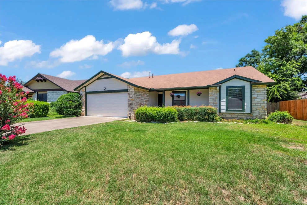 Unit for sale at 209 Lenz ST, Round Rock, TX 78681