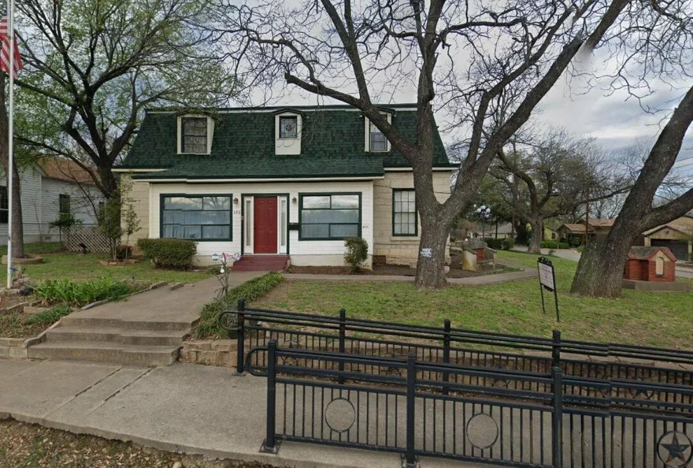 Unit for sale at 400 S Main ST, Belton, TX 76513