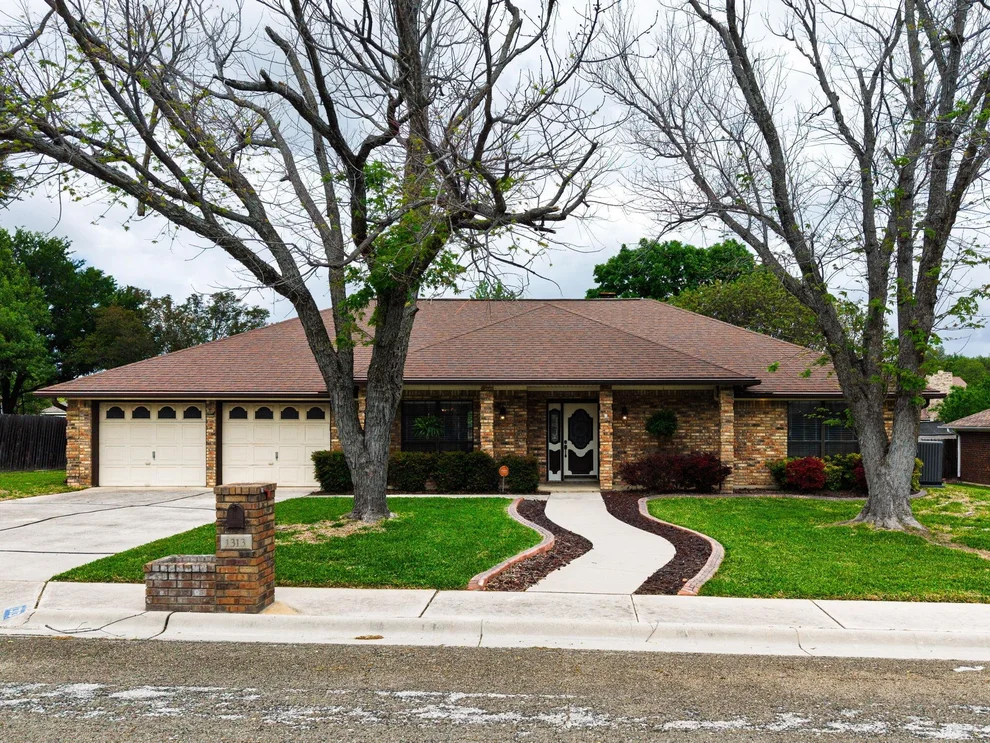 Unit for sale at 1313 Sparrow TRL, Copperas Cove, TX 76522