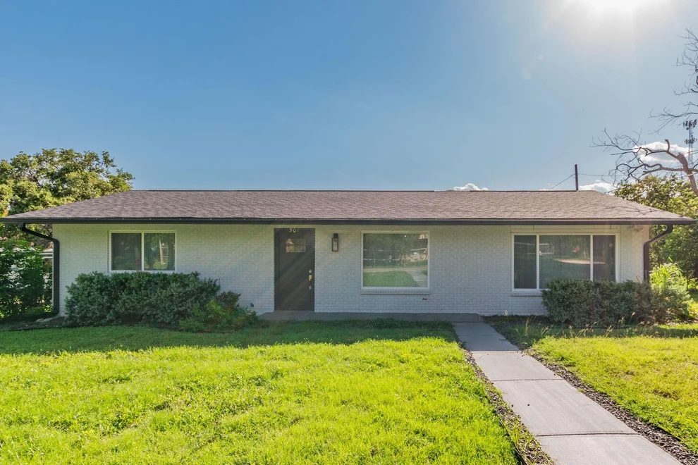 Unit for sale at 501 College Ave, Florence, TX 76527