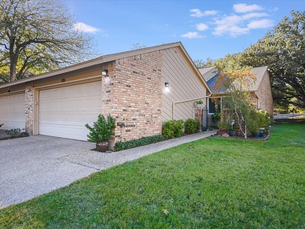 Unit for sale at 7211 Lakewood DR, Austin, TX 78750
