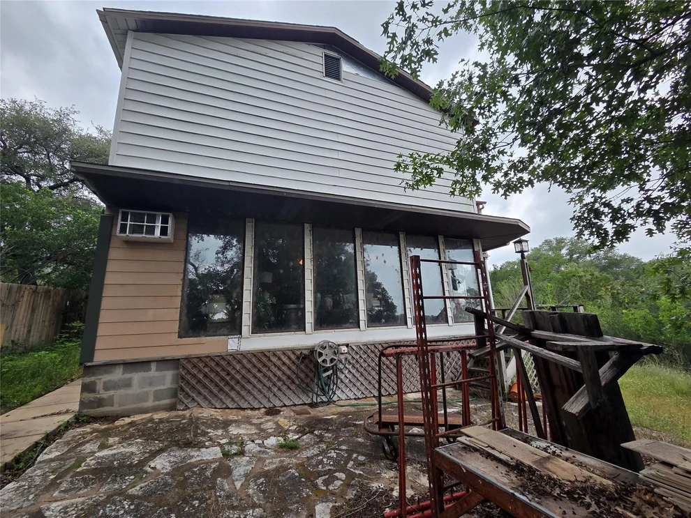 Unit for sale at 25408 Cove DR, Spicewood, TX 78669