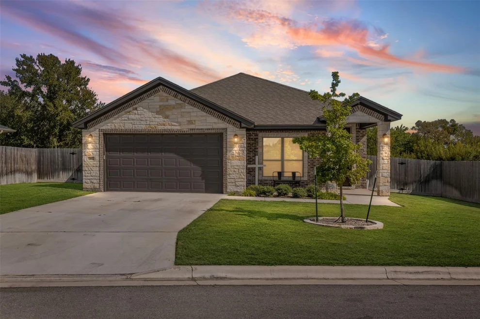 Unit for sale at 707 Eagle Pass DR, Salado, TX 76571