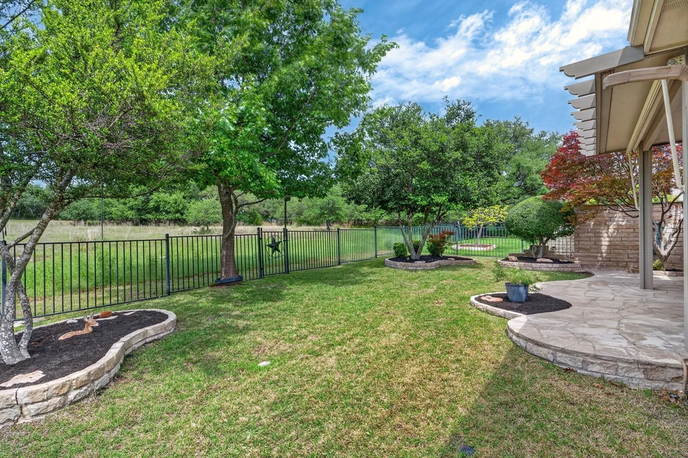 Unit for sale at 327 Fieldstone DR, Georgetown, TX 78633