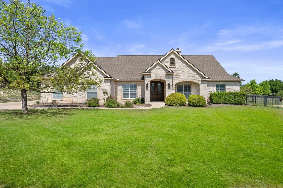 Unit for sale at 604 Lake Side CV, Georgetown, TX 78628