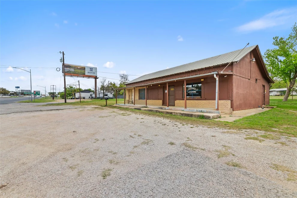 Unit for sale at 201 N Us Highway 281, Johnson City, TX 78636