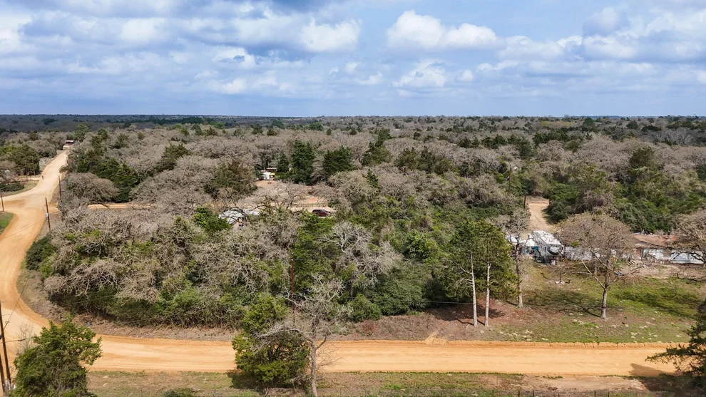 Unit for sale at 1244 Yaupon DR, Caldwell, TX 77836