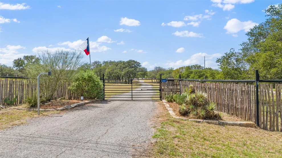 Unit for sale at 2631 N US 281 Highway, Johnson City, TX 78636